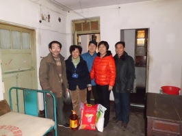 青島家樂福五千元年貨回饋社會(huì) 讓貧困家庭舒心過年