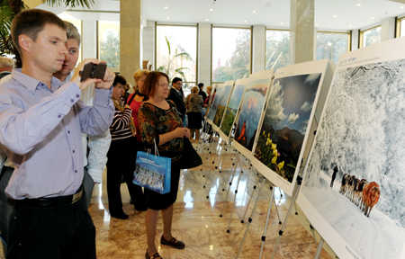 吉林文化周之二：多彩吉林”美術(shù)攝影展