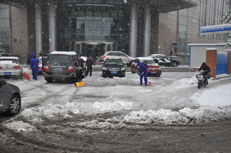 長(zhǎng)春迎初雪 出行多不便