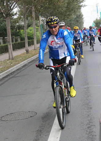 開(kāi)元自行車(chē)隊(duì)出征“開(kāi)元萬(wàn)里行——長(zhǎng)春至香港”騎行