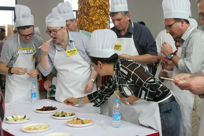 張家港舉辦外商種櫻花、享美食活動(dòng)