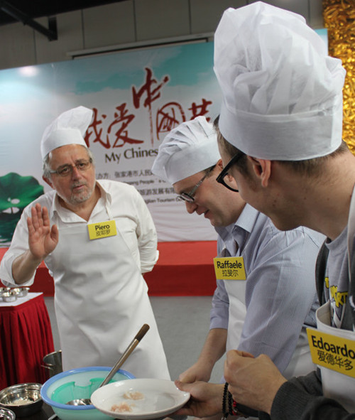 張家港舉辦外商種櫻花、享美食活動(dòng)