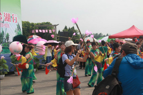 洋眼看江蘇啟動(dòng)荷鄉(xiāng)金湖行