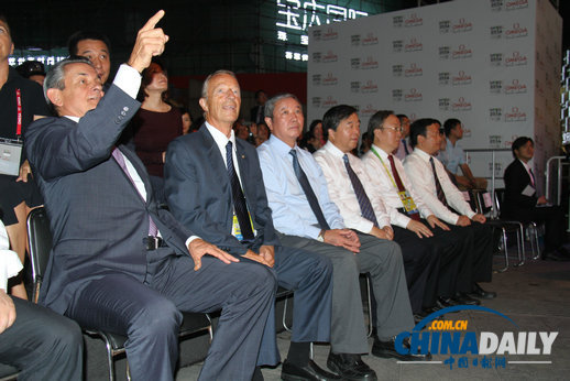 歐米茄細(xì)數(shù)分秒 邁向激情時(shí)刻 <BR>2014南京青年奧運(yùn)會(huì)倒計(jì)時(shí)一周年慶典在寧舉辦