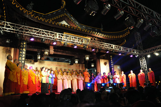 聽鐘祈愿 蘇州寒山寺呈現(xiàn)蘇式跨年