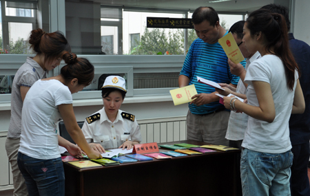 沈陽(yáng)經(jīng)濟(jì)技術(shù)開(kāi)發(fā)區(qū)海關(guān)開(kāi)展法制宣傳活動(dòng)
