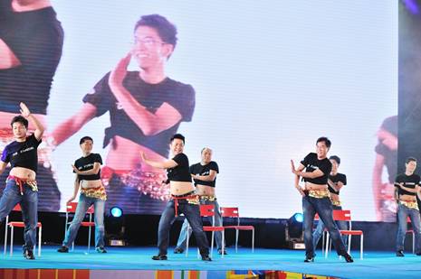 成都IT企業(yè)“霸氣”年會引發(fā)網(wǎng)絡(luò)追捧