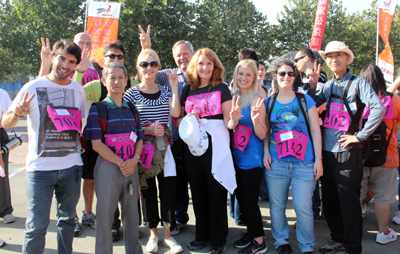 國內(nèi)外3000名登山健兒泰山爭鋒(組圖)