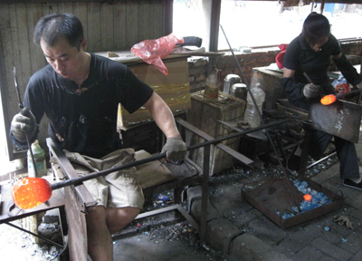 博山琉璃受青睞 產(chǎn)品出口40多個國家和地區(qū)(圖)