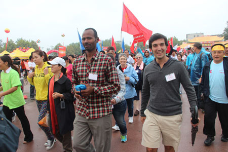 第十七屆全國全民健身登泰山比賽今日舉行