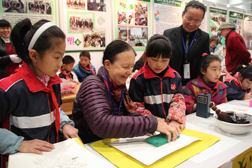 第六屆中國(濰坊)文化藝術展示交易會開幕 海內外千余名知名藝術家齊聚山東濰坊