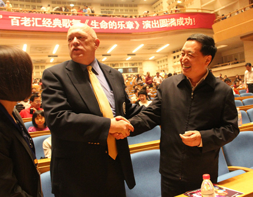 第十屆藝術節(jié)首場外演《生命的樂章》昨晚上演