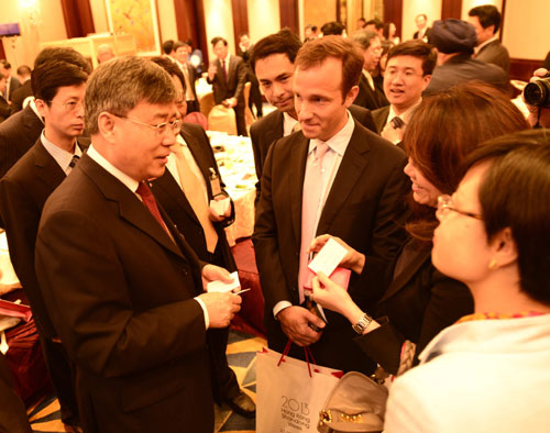 山東將加強(qiáng)與香港國際金融機(jī)構(gòu)合作