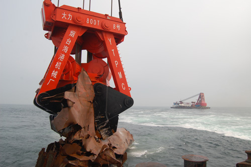 世界最大800噸抓斗在山東煙臺(tái)誕生