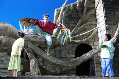 舞臺劇《想飛的孩子》亮相十藝節(jié)