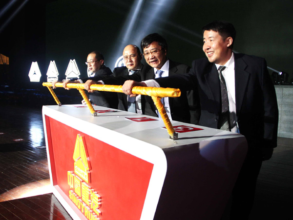 中國(guó)重汽集團(tuán)實(shí)施多品牌戰(zhàn)略 2014年力爭(zhēng)整車銷售20萬(wàn)輛