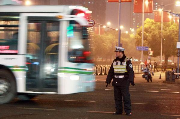 “吸塵器”的堅(jiān)守：在寒風(fēng)中，在霧霾里，在雨雪下