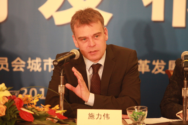 2013中國城鎮(zhèn)化高層國際論壇舉行新聞發(fā)布會