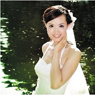 女教師車禍瞬間奮力推開學(xué)生自己被軋雙腿截肢