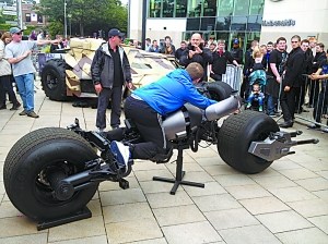 《蝙蝠俠》科幻武器超炫 能否打進(jìn)現(xiàn)實(shí)戰(zhàn)場(chǎng)?