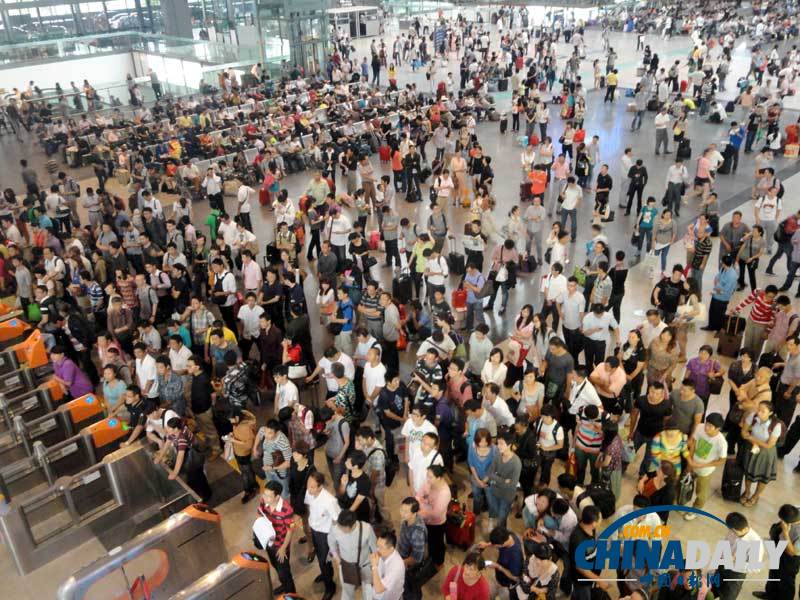 2012年中秋和國慶期間全國鐵路旅客運(yùn)輸啟動