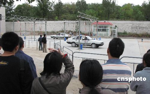 駕考新規(guī)明年實施 學員糾結提前還是延后考試