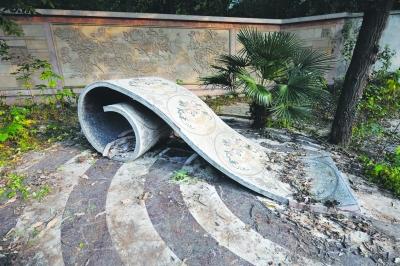 網(wǎng)傳南京現(xiàn)“千萬元狗墓” 官方回應(yīng):只是雕像