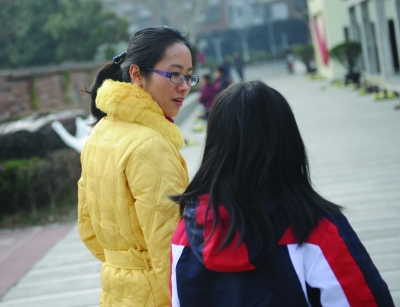 漂亮女生切除面部神經(jīng) 堅(jiān)強(qiáng)少女失去半個臉不落淚