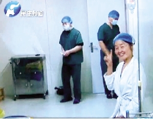 妙齡女分娩半年變老太接受整容手術(shù)(圖)