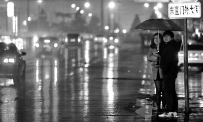 北京氣象專家解釋“泥雪”:長(zhǎng)期無(wú)降水空氣臟