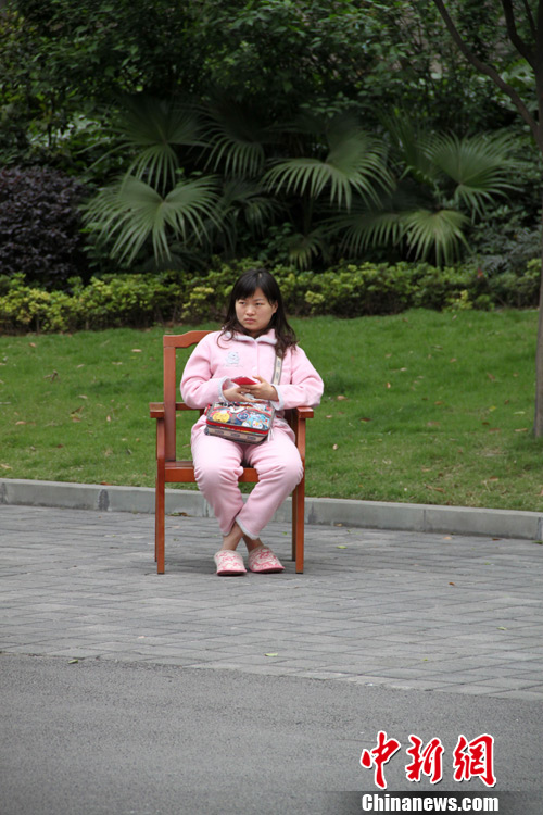 四川蘆山7.0級地震 民間救援隊往災(zāi)區(qū)集結(jié)