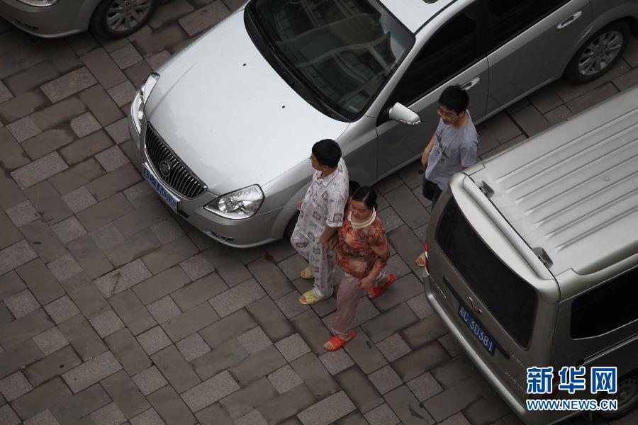 四川蘆山7.0級地震 民間救援隊往災(zāi)區(qū)集結(jié)