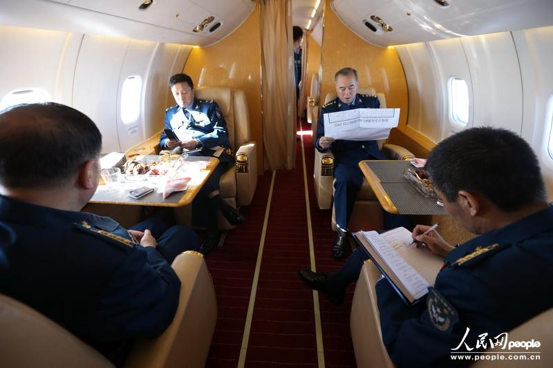 空軍馬曉天司令員飛赴四川指揮抗震救災(zāi)