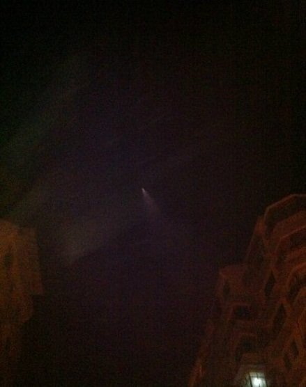 我國(guó)多地出現(xiàn)UFO 網(wǎng)友分析疑是反導(dǎo)試驗(yàn)(圖)