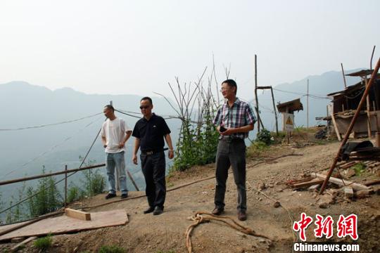 北川縣副縣長(zhǎng)蘭輝帶病堅(jiān)持工作 不幸因公殉職