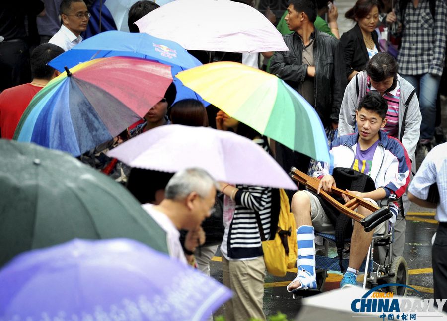 特刊：中國(guó)日?qǐng)?bào)聚焦全國(guó)高考第一日