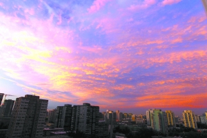 吹空調(diào)拿補(bǔ)貼 頂烈日沒人管