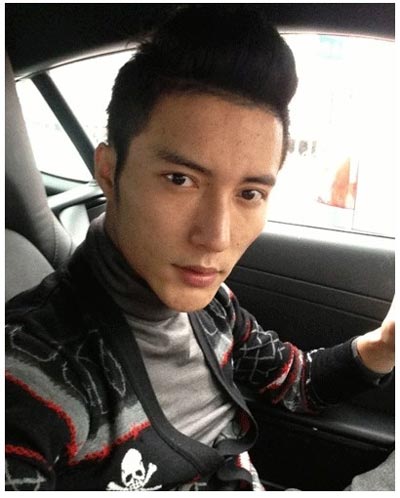 武漢85后帥氣火鍋店老板墜樓身亡 上千網(wǎng)友微博悼念