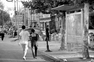 北京1名男子因停車爭(zhēng)執(zhí)當(dāng)街摔死女童