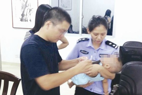 孩子?jì)寢屓c(diǎn)菜 愛(ài)慕她的男性友人竟偷了她小孩