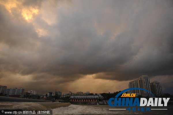 海南瓊海:風(fēng)暴欲來(lái)