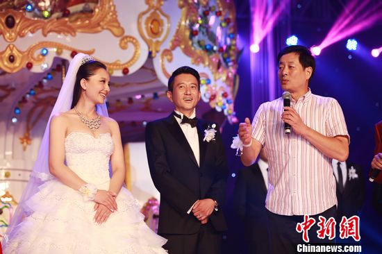 “槿汐姑姑”孫茜大婚 《甄嬛傳》劇組重聚