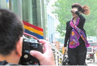 夢鴿訴賣淫市局尚未立案 酒吧:她是為洗清兒子