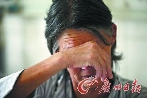 兩老人因為愛情結(jié)伴打工 遭遇車禍1個盒飯兩人吃