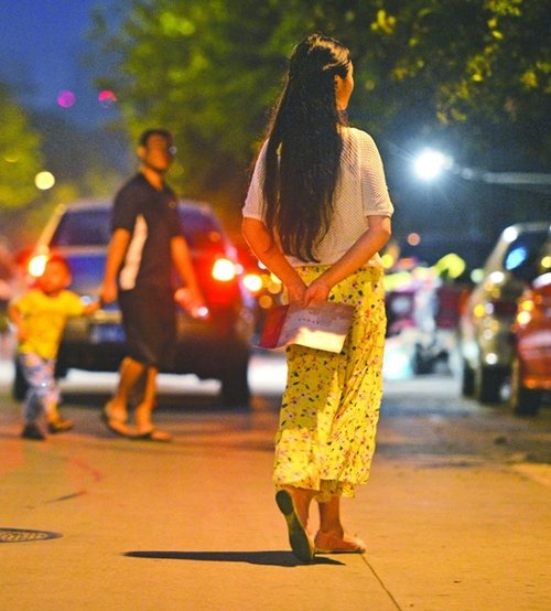 男子反對(duì)女兒上大學(xué) 稱