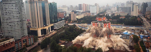 專家:ATM機(jī)確有零件摩擦聲 吐冥幣基本不靠譜