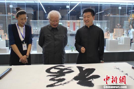 臺(tái)灣112歲黃埔老將軍長(zhǎng)壽秘籍:高粱酒加大蒜