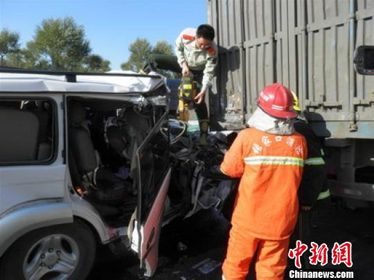 河北張家口水務(wù)局干部視察途中遇車(chē)禍2死2傷