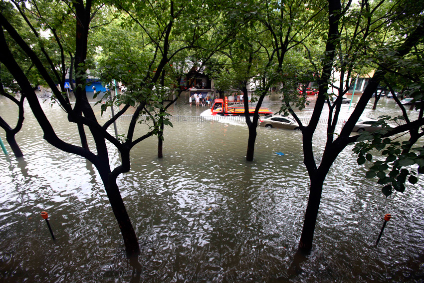 高清：受強臺風(fēng)“菲特”影響 浙江寧波市區(qū)內(nèi)澇嚴(yán)重