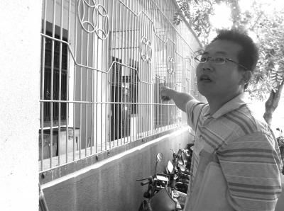 攤販稱遭警察扇耳光被逼尿褲襠 警方:監(jiān)控壞了